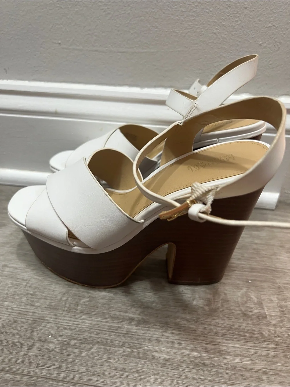 MICHAEL Michael Kors White Platform stacked heel Sandals with Wood-Tone Heel 6